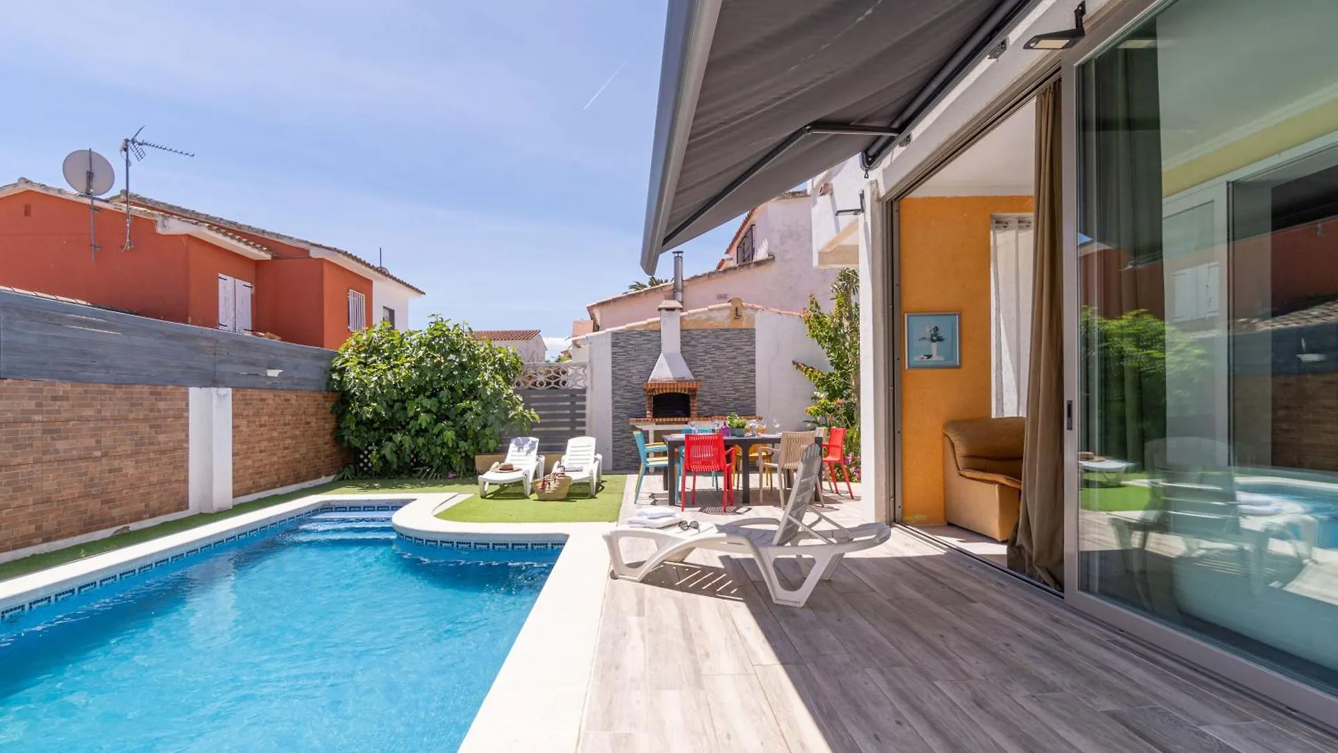 Apart-Rent Casa Con Piscina Montgri 0125 Empuriabrava Villa