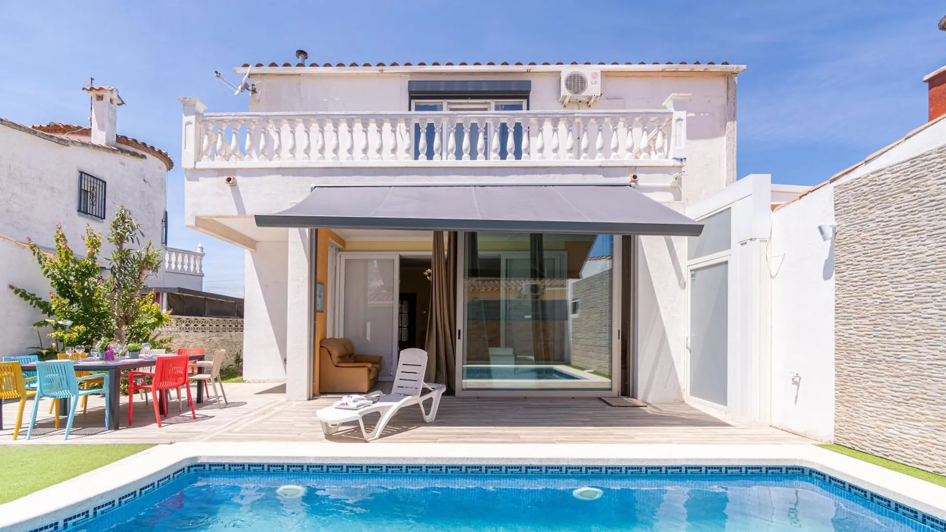 Apart-Rent Casa Con Piscina Montgri 0125 Empuriabrava Villa