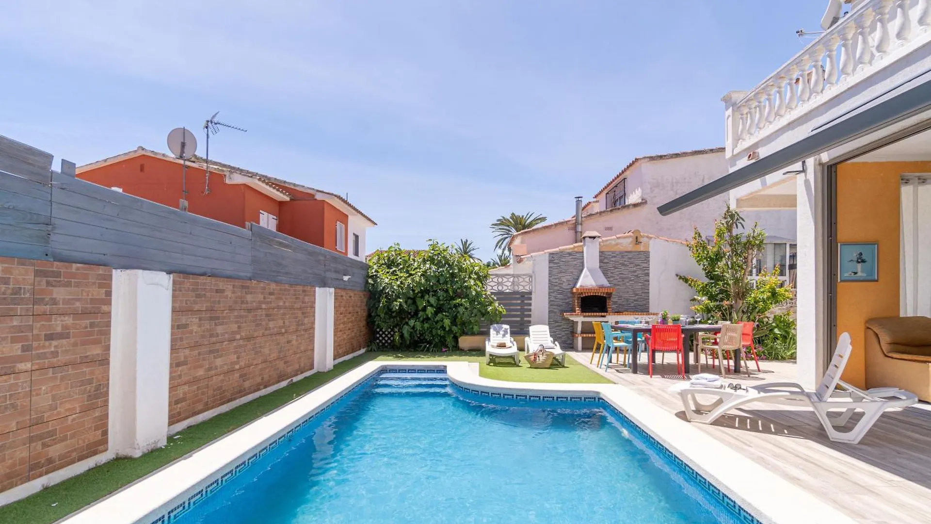 Apart-Rent Casa Con Piscina Montgri 0125 Empuriabrava Spain